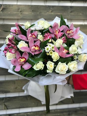 Букет цветов из: Розы и Хризантемы в Солуно-Дмитриевском