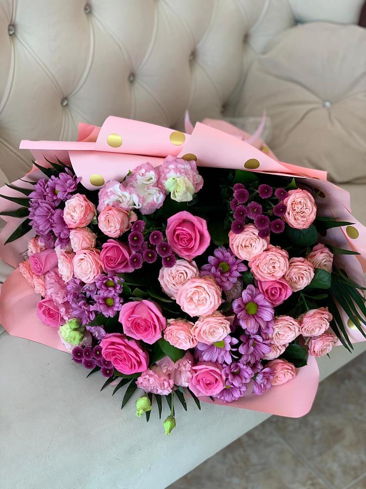 Букет цветов из: Хризантемы, Розы и Лизиантусы в Солуно-Дмитриевском