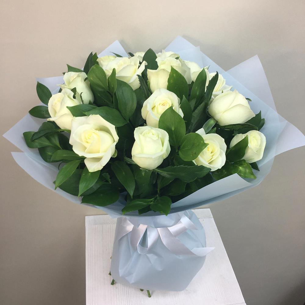 Букет 15 Белых роз Проуд в Солуно-Дмитриевском