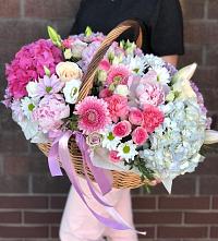 Цветочная композиция из Розы, Хризантемы, Пионы и Лизиантусы в корзине #REPLACE_PRED# Солуно-Дмитриевском