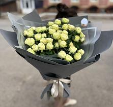 Букет Белые кустовые розы Солинеро в Солуно-Дмитриевском