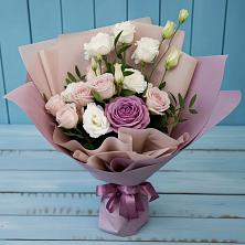 Букет цветов из:  Розы и Лизиантусы в Солуно-Дмитриевском