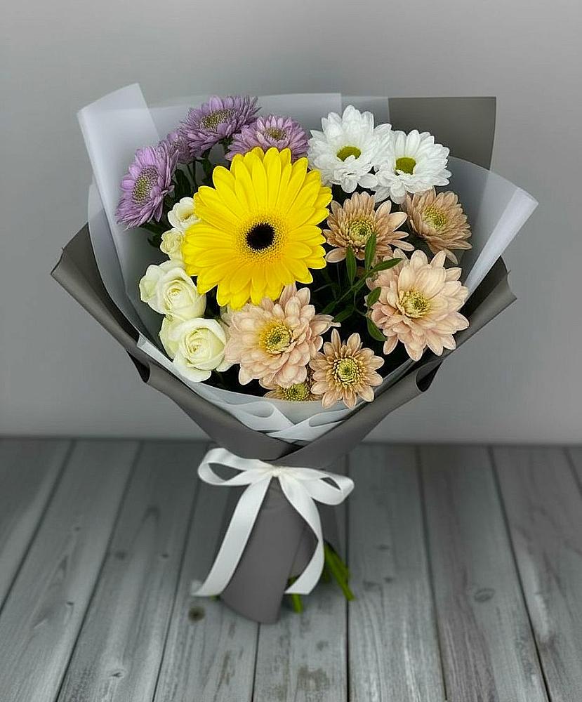 Букет цветов из: Розы, Герберы и Хризантемы в Солуно-Дмитриевском