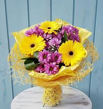 Букет цветов из:  Хризантемы и Герберы в Солуно-Дмитриевском