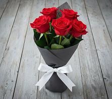 Букет 5 Красных роз Эдлесс Лав в Солуно-Дмитриевском