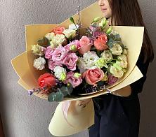 Букет цветов из:  Розы, Лизиантусы и Гвоздики #REPLACE_PRED# Солуно-Дмитриевском